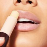 بالم لب استیکی رو دِ میه‌ل نوکس
